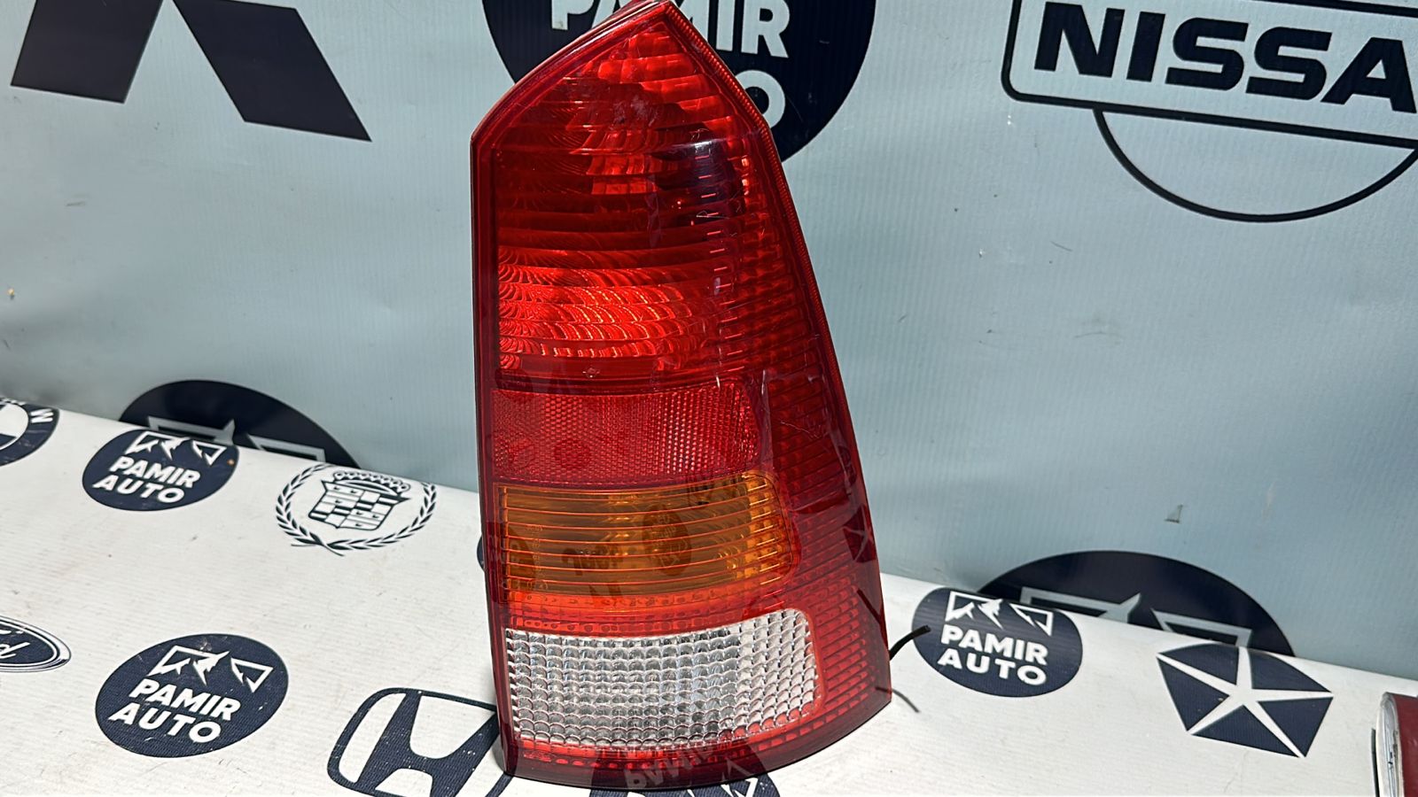 Фонарь задний правый Ford Focus 1998-2007