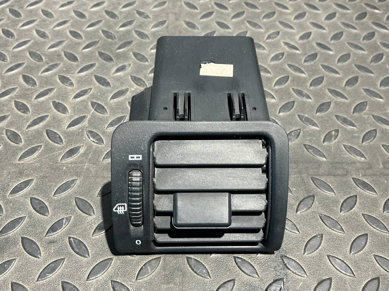 Дефлектор воздушный правый Mercedes M/W163 1997-2005