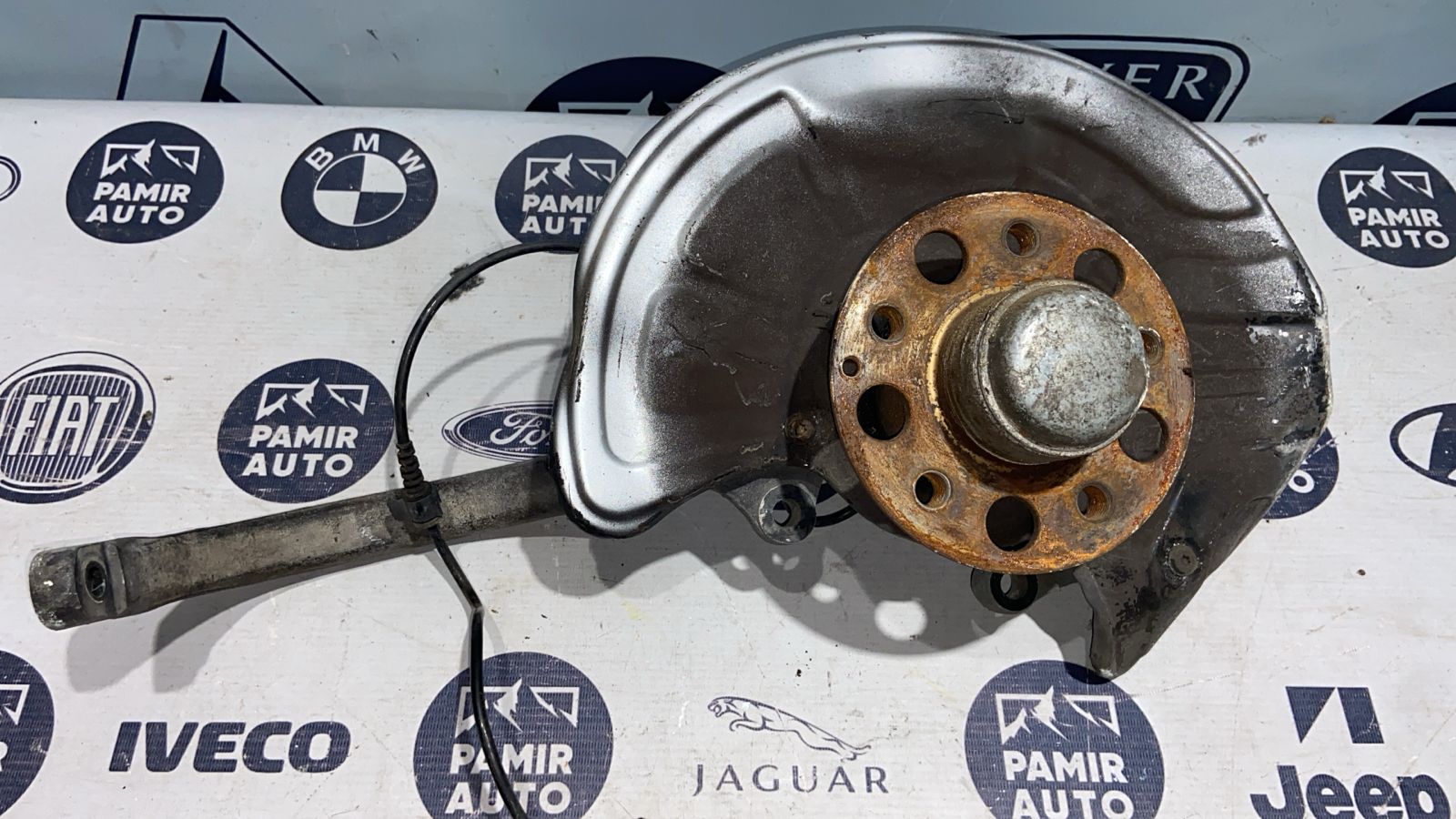 Кулак поворотный передний правый Mercedes E/W211 2002-2009