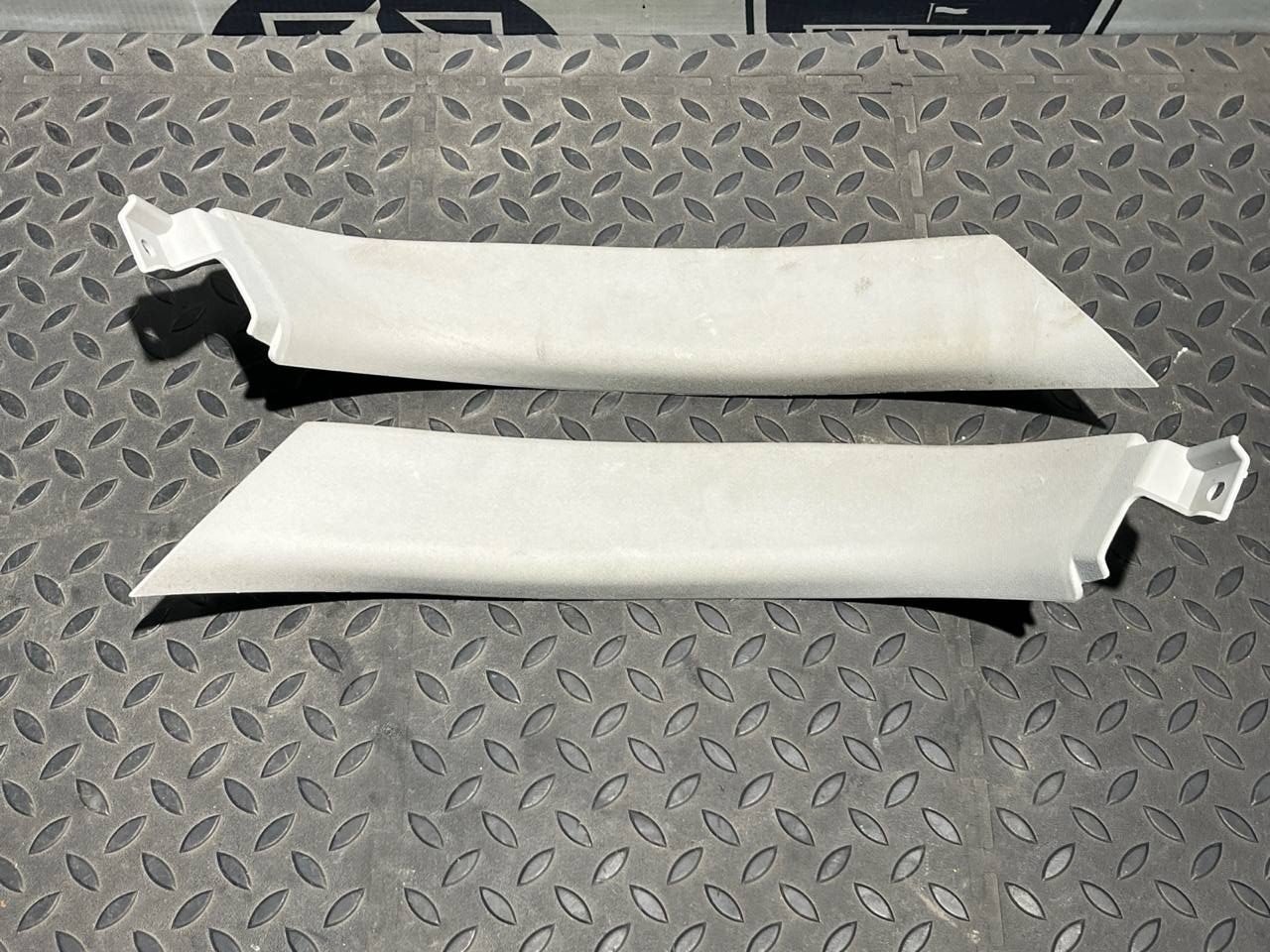 Обшивка двери багажника Toyota Avensis/2 2003-2009