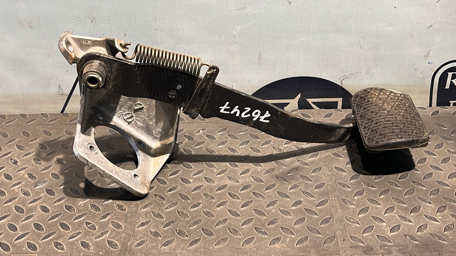 Педаль тормоза Mercedes M/W163 1997-2005