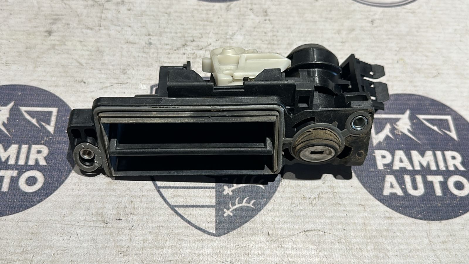 Ручка крышки багажника Mercedes E/W211 2002-2009