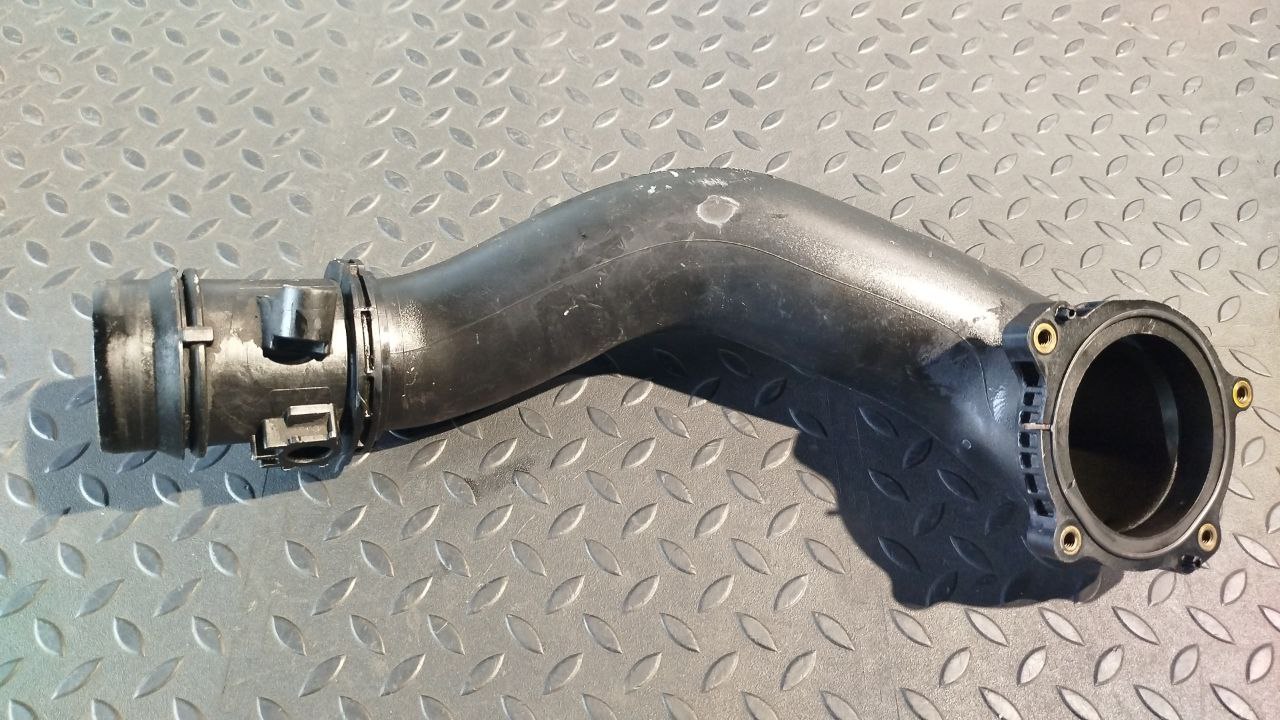 Патрубок интеркулера Mercedes C/W204 2006-2015