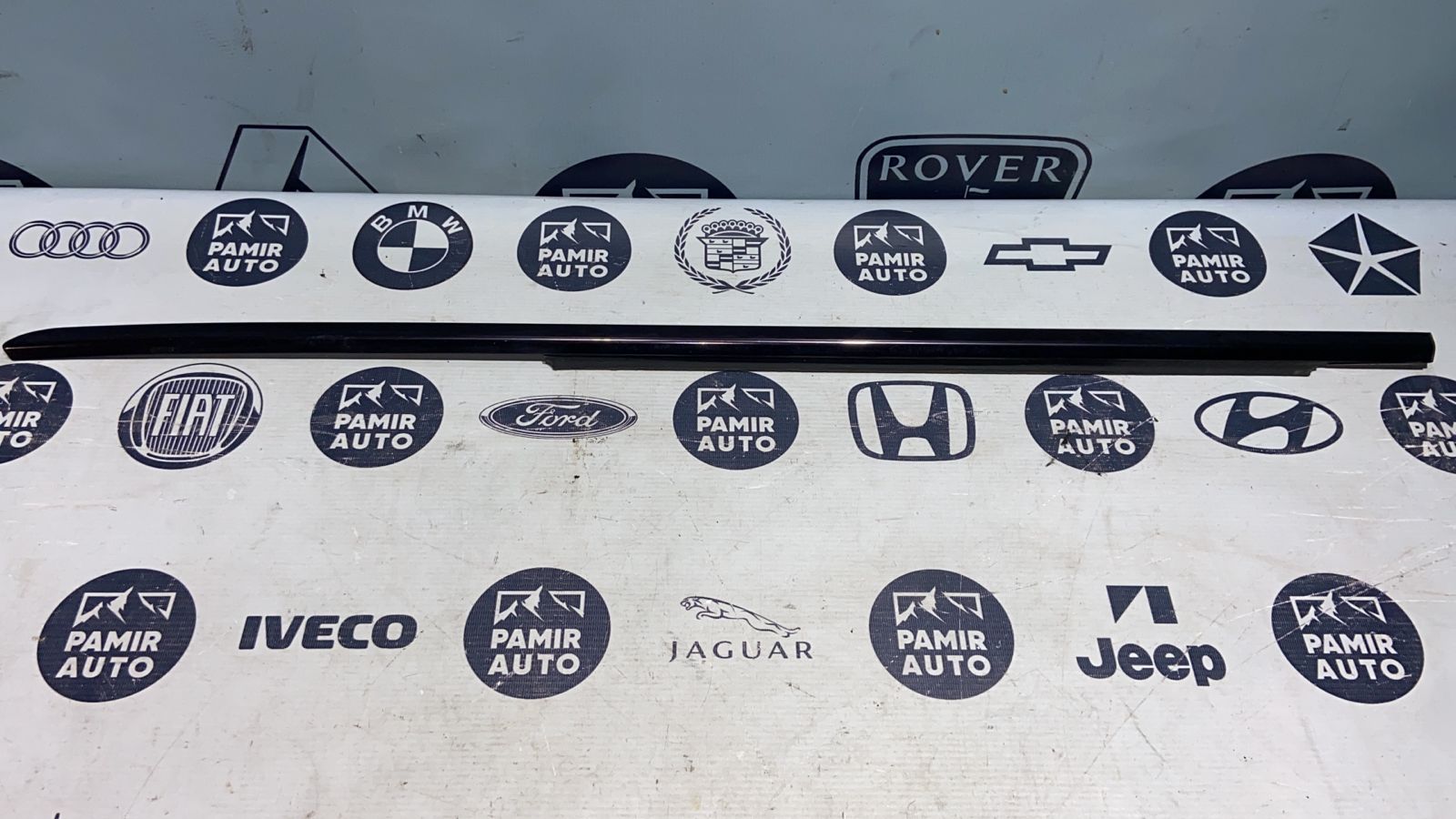 Уплотнитель двери задний левый Mercedes E/W211 2002-2009