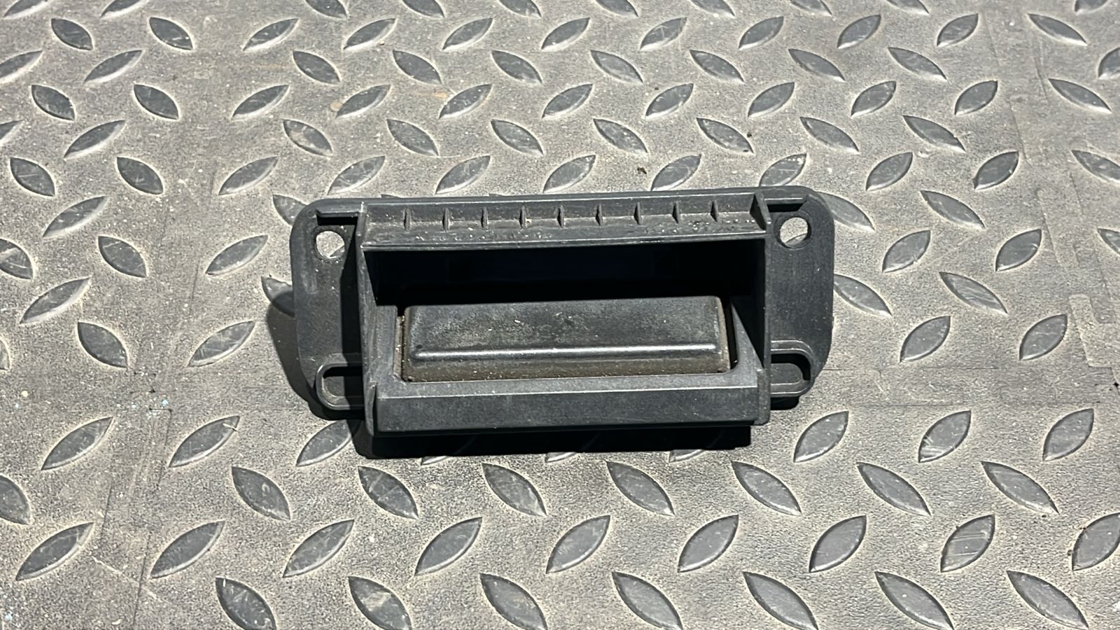 Ручка крышки багажника Mercedes C/W204 2006-2015