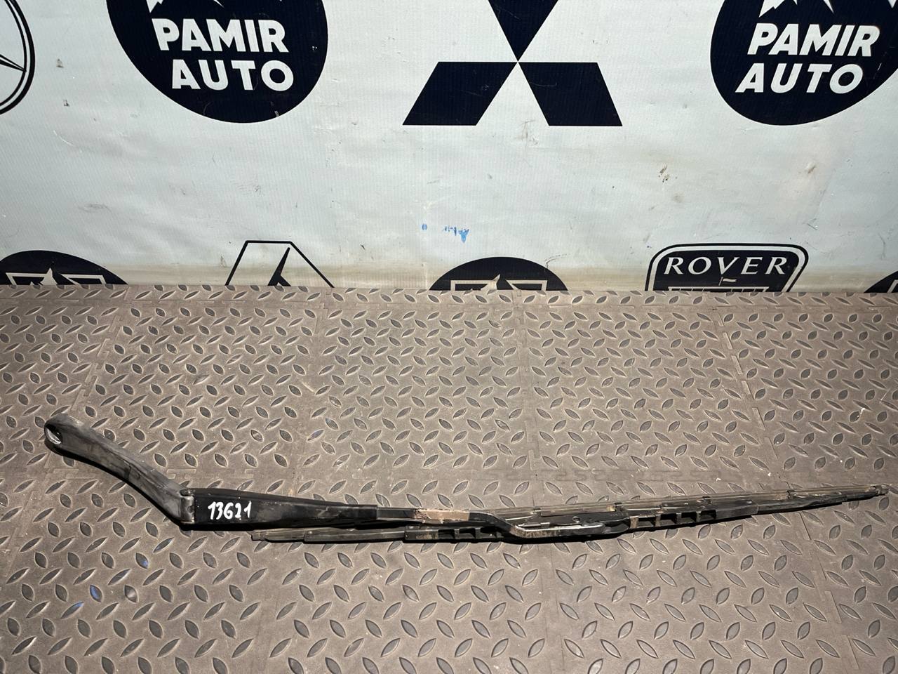 Поводок стеклоочистителя левый Mercedes C/W203 2000-2008