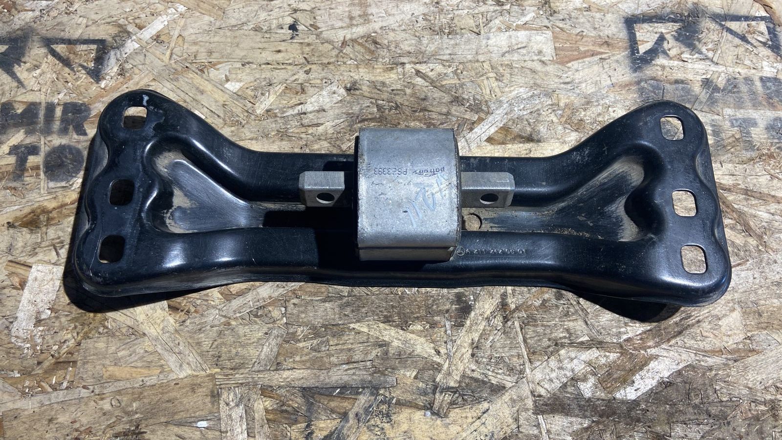 Кронштейн КПП Mercedes E/W211 2002-2009