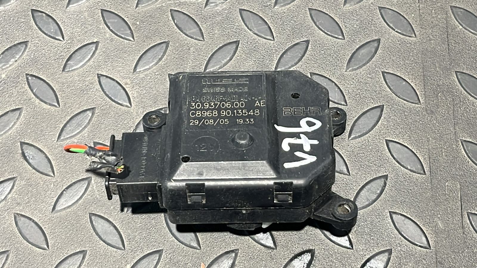 Моторчик заслонки отопителя Opel Zafira/B 2005-2014