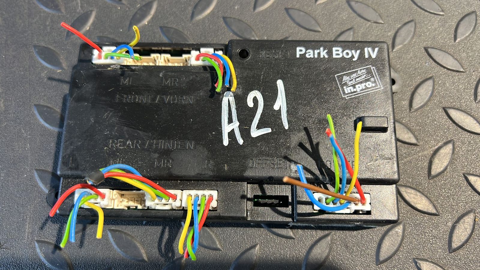 Блок управления парктроником Toyota Avensis/2 2003-2009