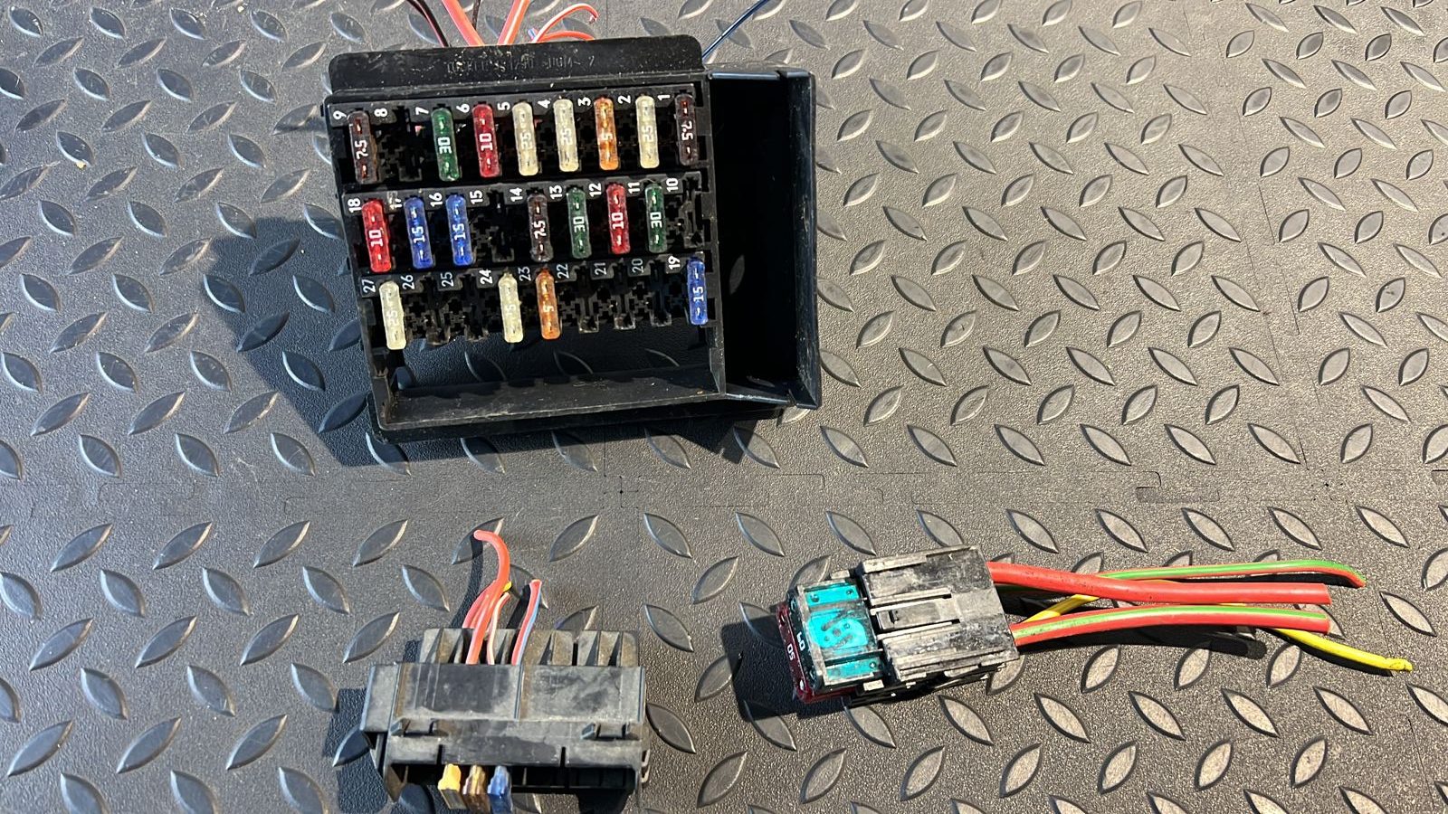 Блок предохранителей Mercedes Vito/W638 1996-2003