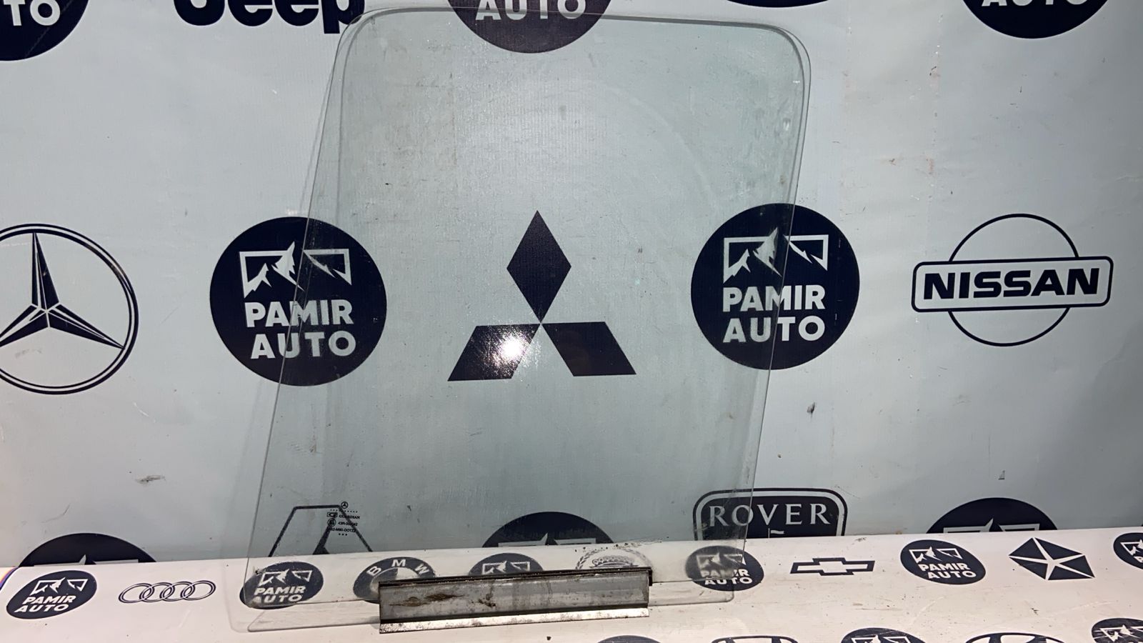 Стекло двери переднее левое Mercedes Sprinter/W901-W909 1995-н.в.