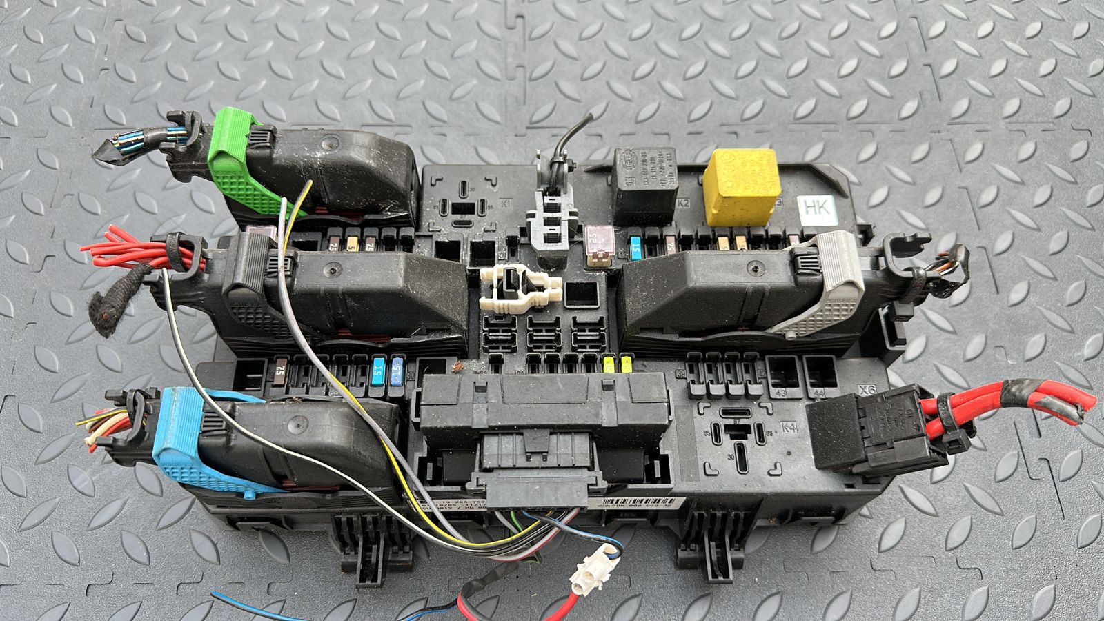 Блок предохранителей Opel Zafira/B 2005-2014