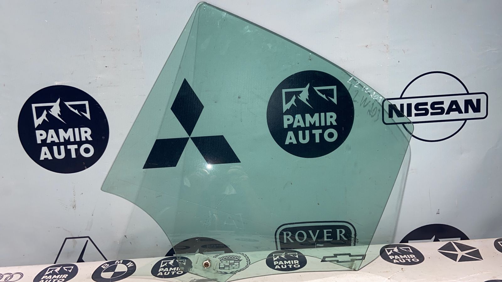 Стекло двери заднее левое Mercedes C/W203 2000-2008