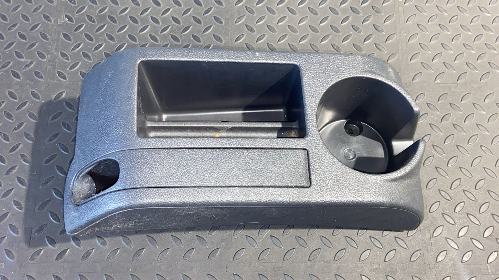 Консоль Volkswagen Golf/5 2003-2009