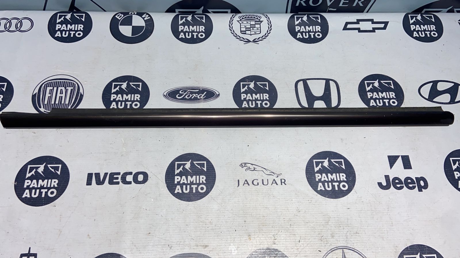 Уплотнитель двери передний правый Mercedes C/W203 2000-2008