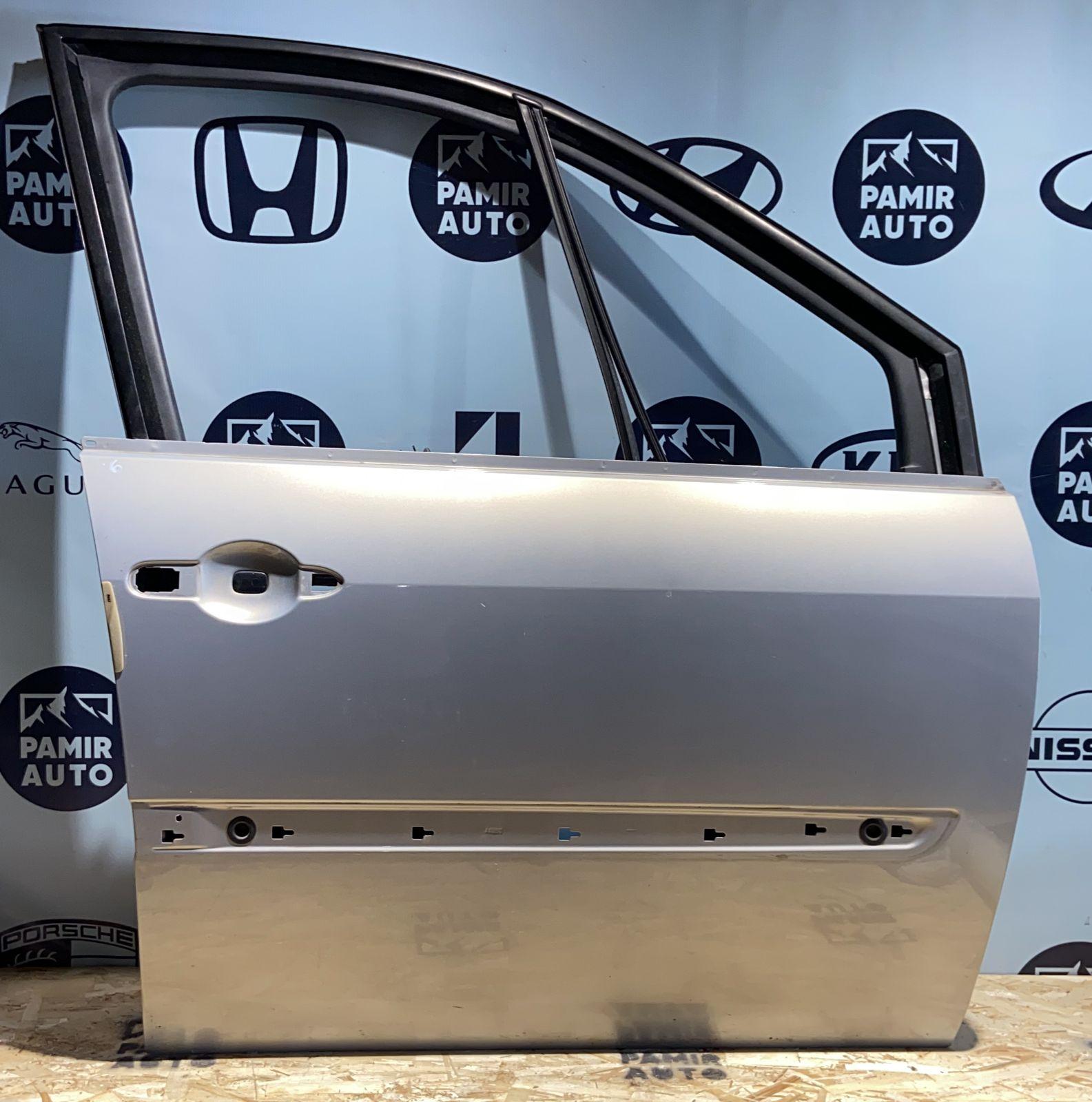 Дверь передняя правая Renault Scenic/2 2003-2009