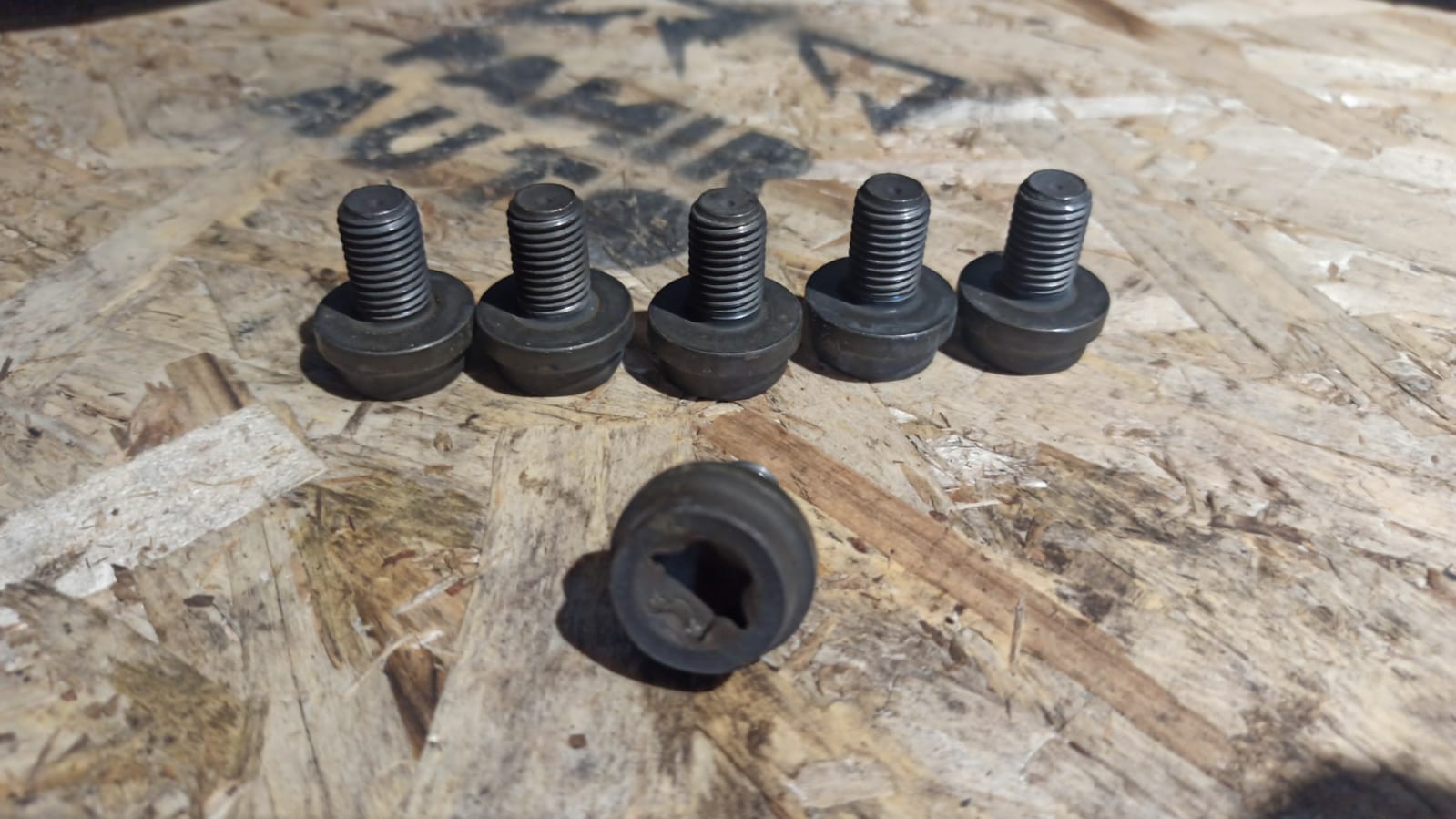 Болт маховика BMW 1/E87 2004-2011