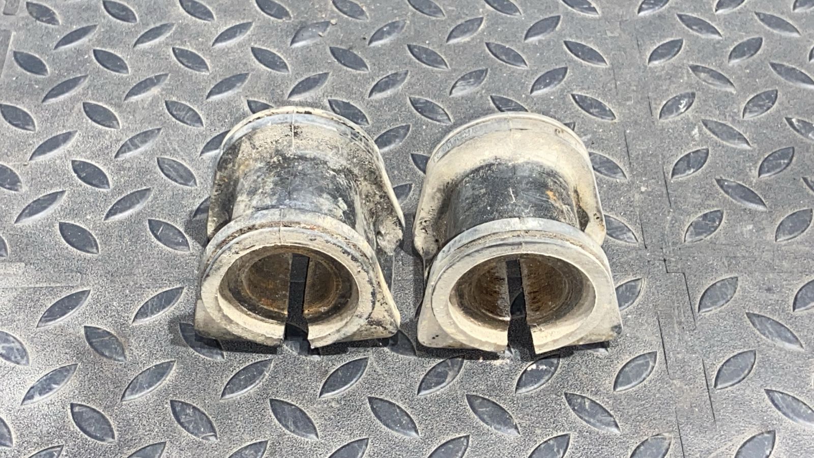 Втулка стабилизатора передняя Mercedes Vito/W639 2003-2014