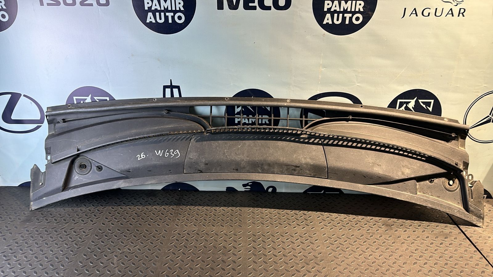 Решетка под лобовое стекло (Жабо) Mercedes Vito/W639 2003-2014