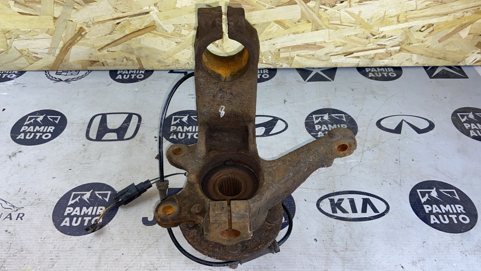 Кулак поворотный передний правый Ford Mondeo/3 2000-2007