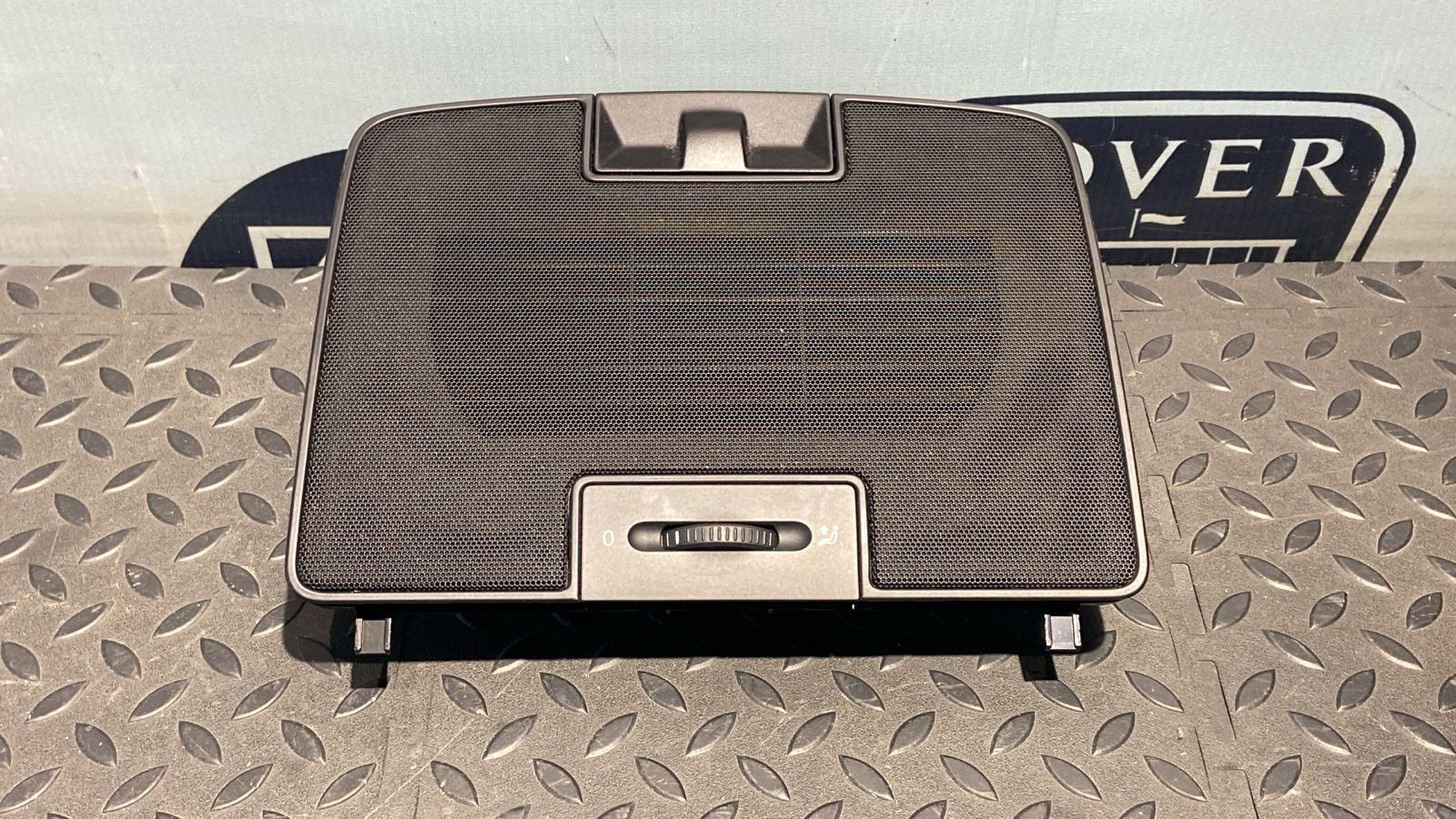 Дефлектор воздушный центральный Volkswagen Golf/5 2003-2009