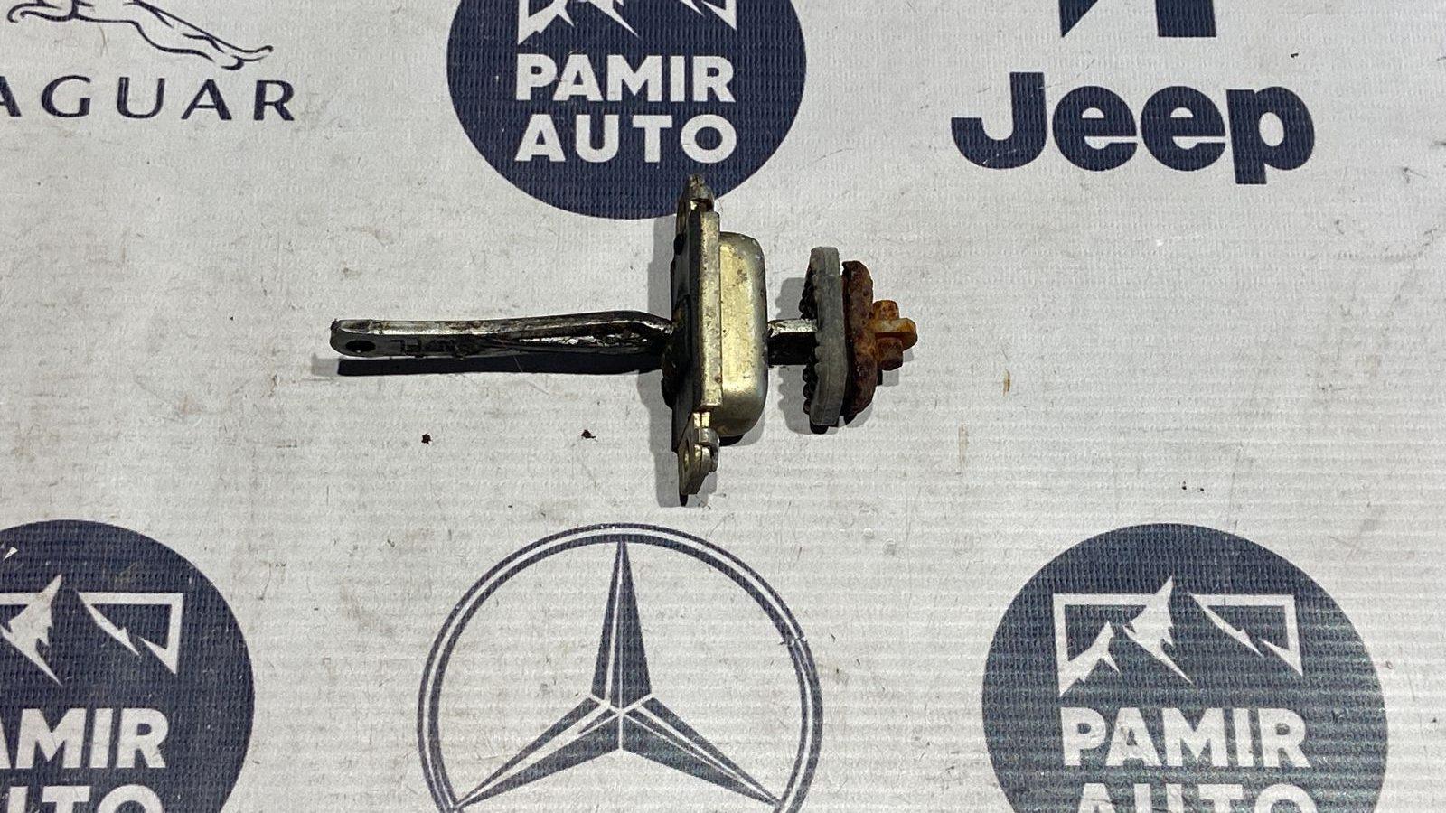 Ограничитель двери задний Land Rover Freelander 1998-2006