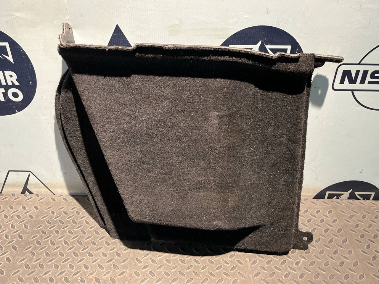 Обшивка багажника левая Mercedes C/W204 2006-2015