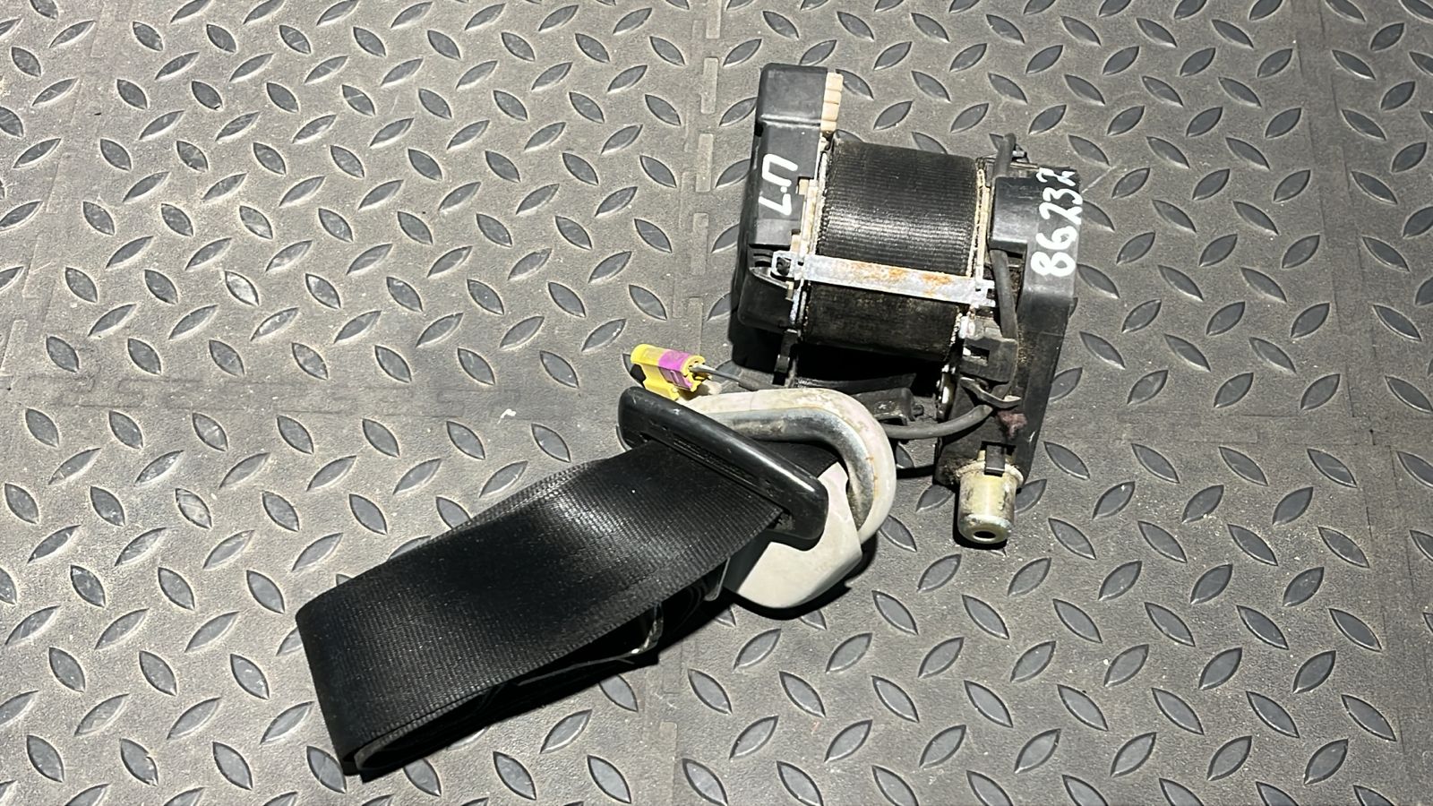 Ремень безопасности передний левый Volkswagen Golf/4 1997-2006