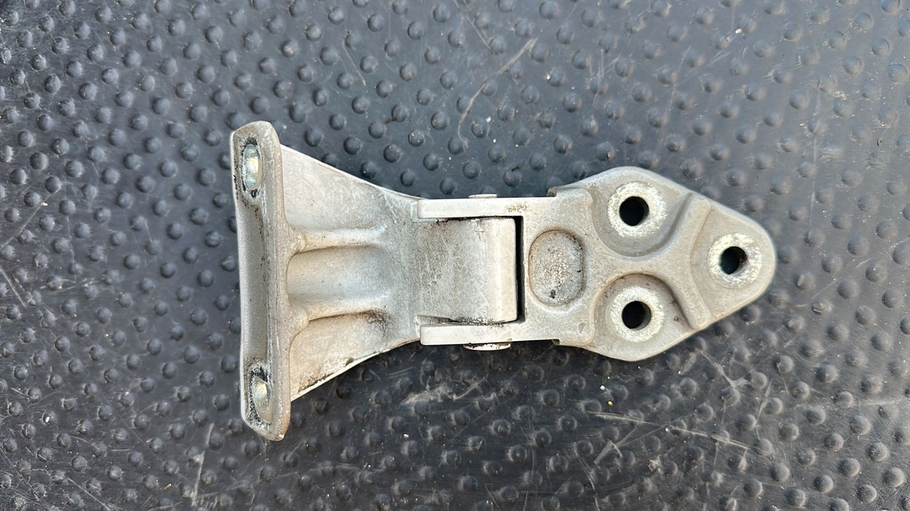 Петля двери передняя правая верхняя Opel Movano/A 2003-2010