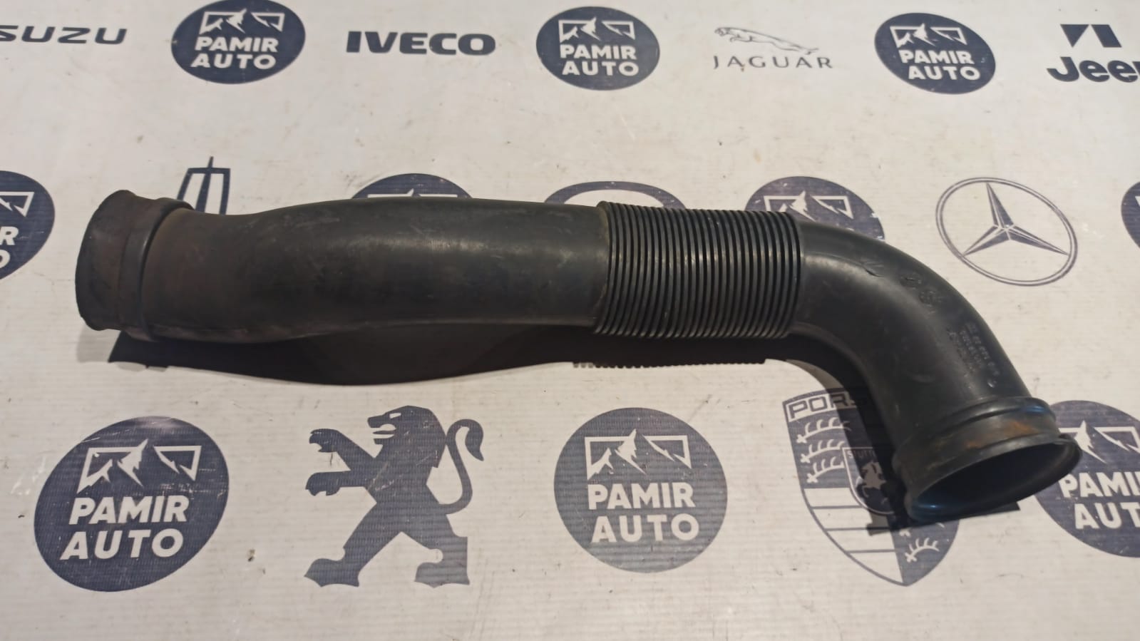 Патрубок воздушного фильтра Opel Zafira/B 2005-2014