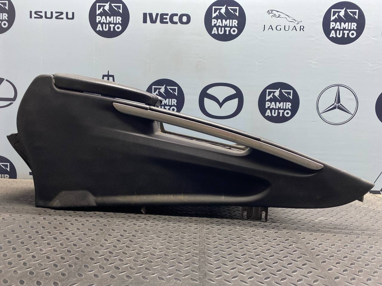 Консоль (Подлокотник) Mercedes M/W164 2005-2011