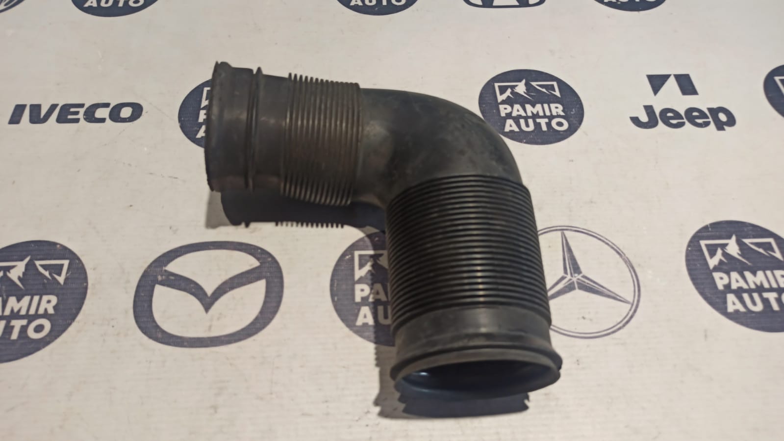 Патрубок воздушного фильтра Mercedes C/W203 2000-2008