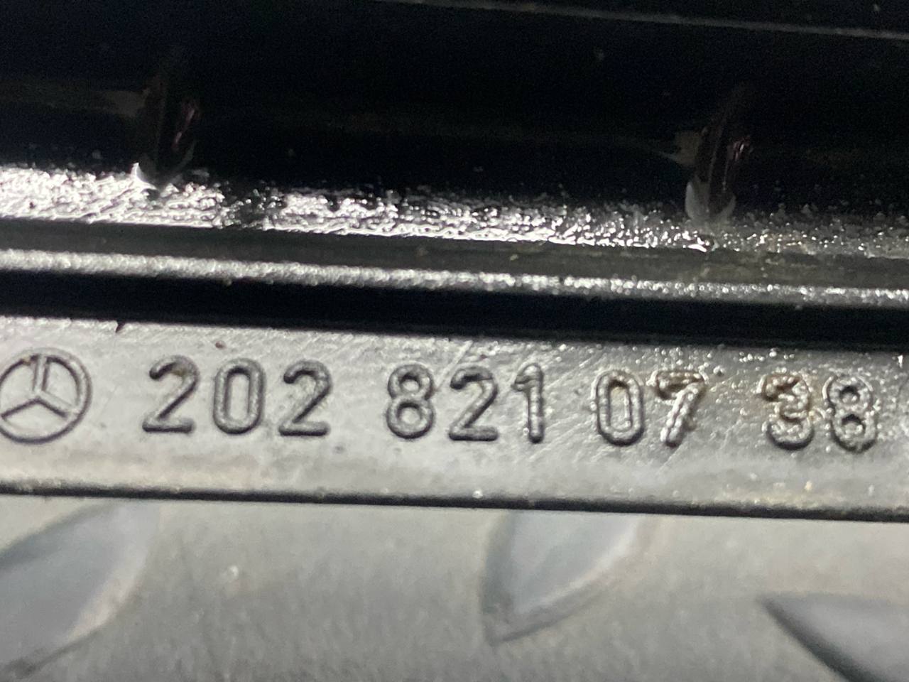 Кронштейн крепления крыла передний левый Mercedes C/W202 1993-2001 — изображение 4