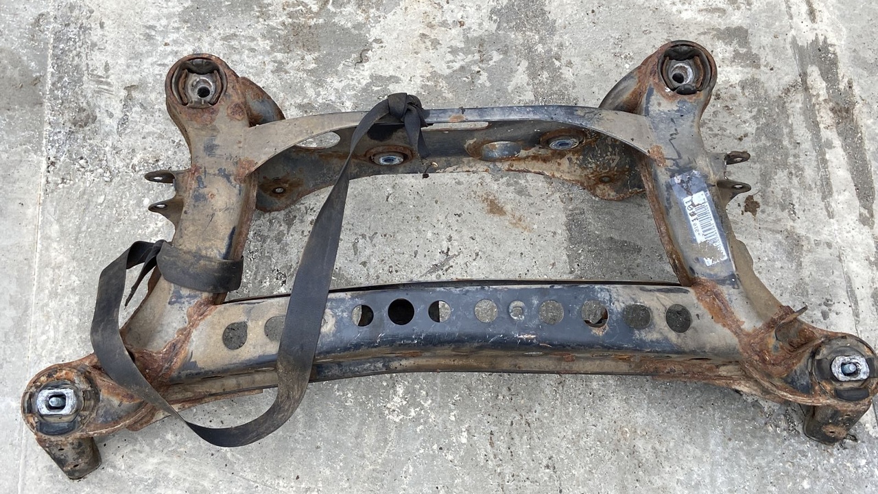 Балка задняя Mercedes E/W210 1995-2003