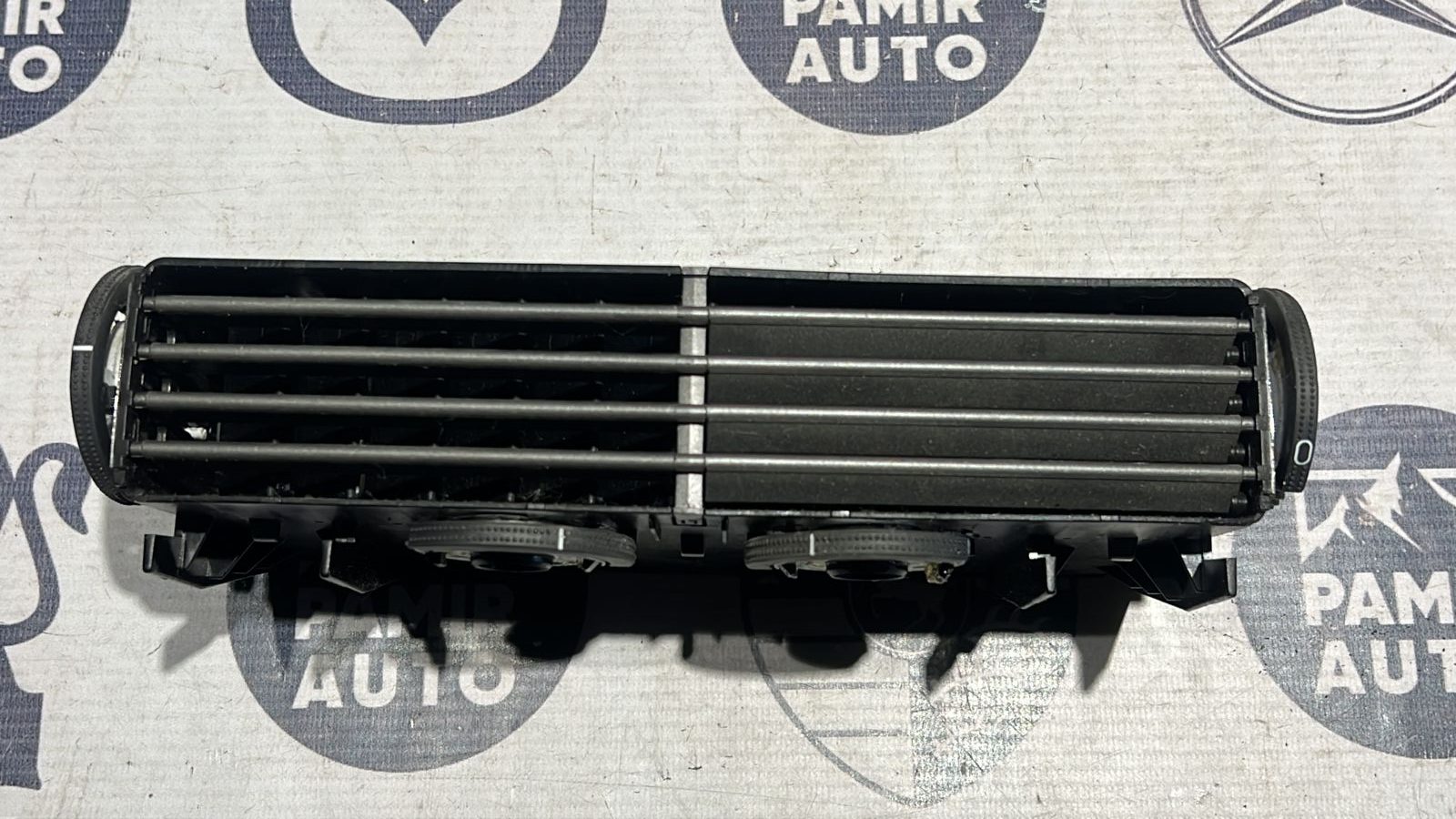 Дефлектор воздушный центральный Opel Astra/H 2004-2014