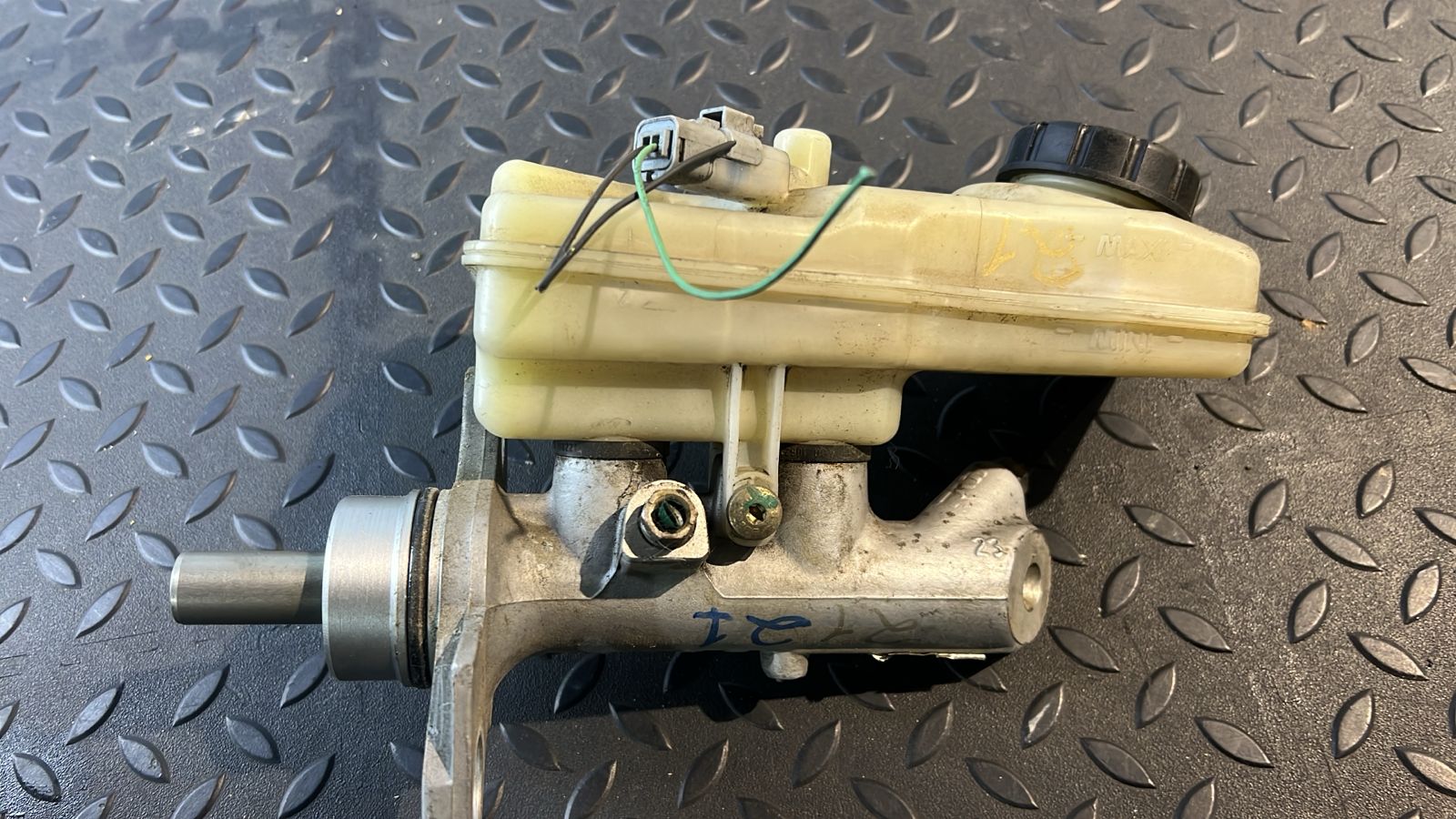 Цилиндр тормозной главный Renault Scenic/2 2003-2009