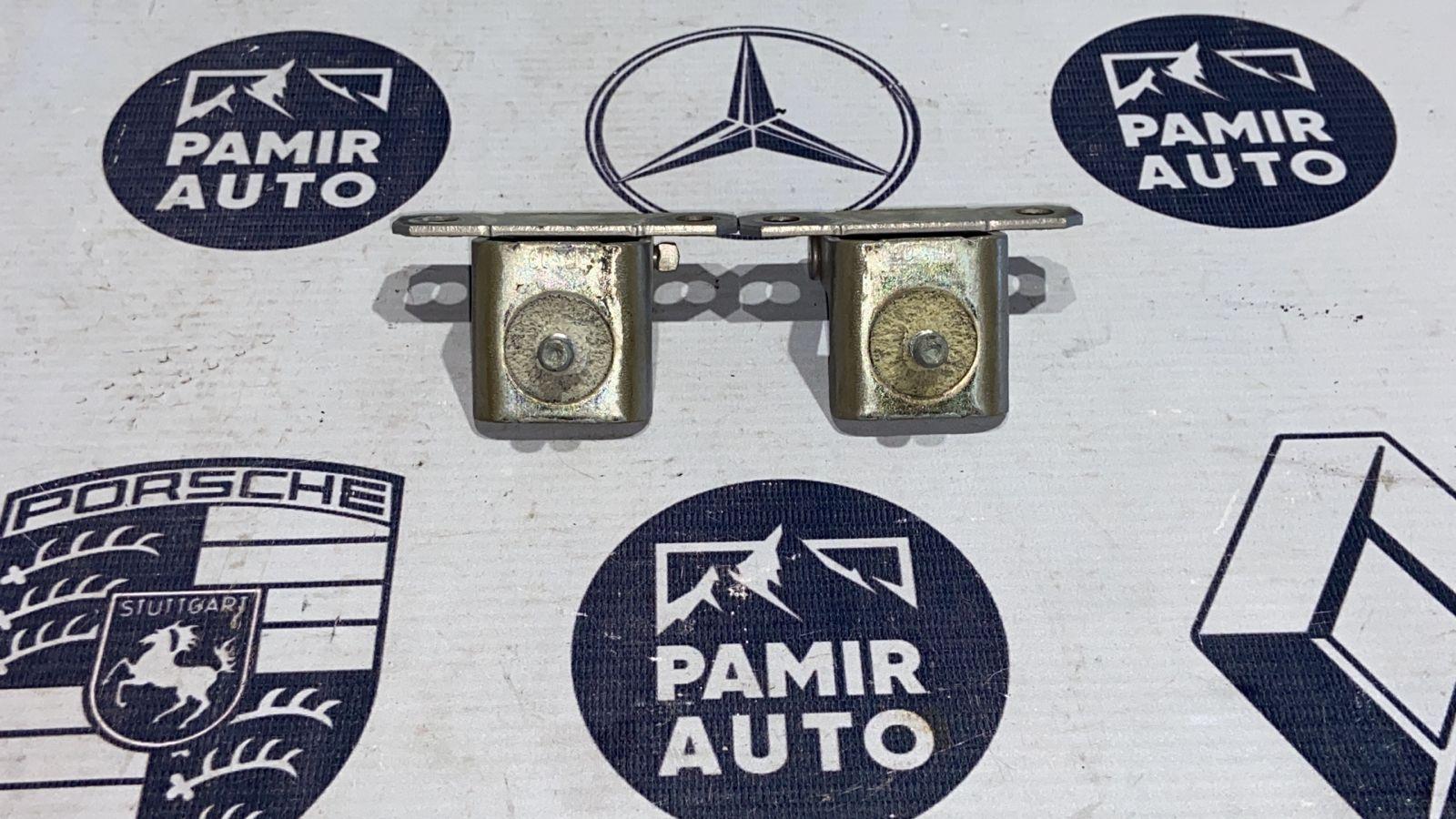 Петля двери багажника Renault Scenic/2 2003-2009