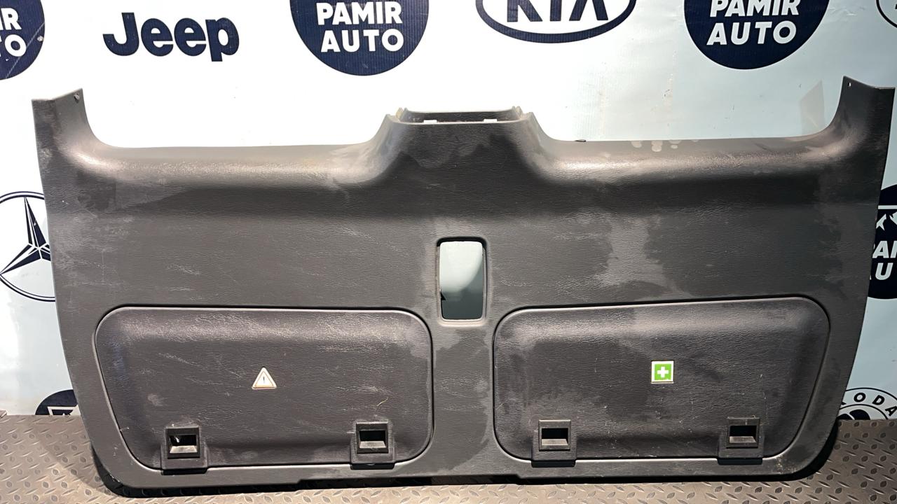 Обшивка двери багажника Mercedes M/W163 1997-2005