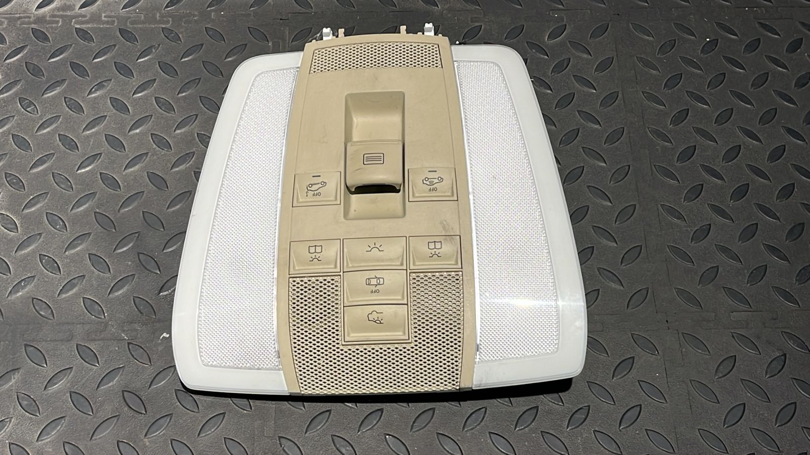 Плафон салонный Mercedes C/W204 2006-2015