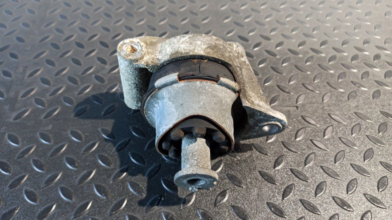 Опора двигателя Opel Zafira/B 2005-2014