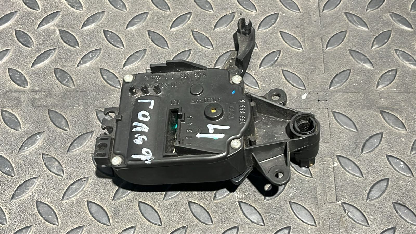 Моторчик заслонки отопителя Volkswagen Golf/4 1997-2006