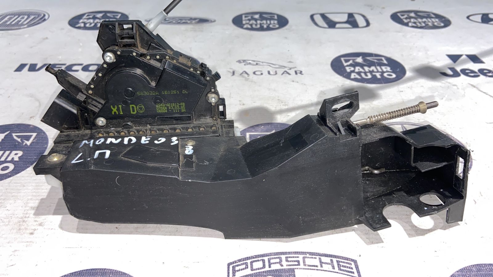 Замок двери передний левый Ford Mondeo/3 2000-2007