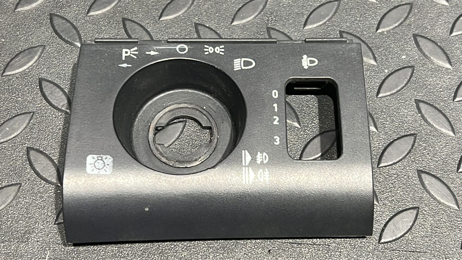 Накладка на торпедо Mercedes C/W202 1993-2001