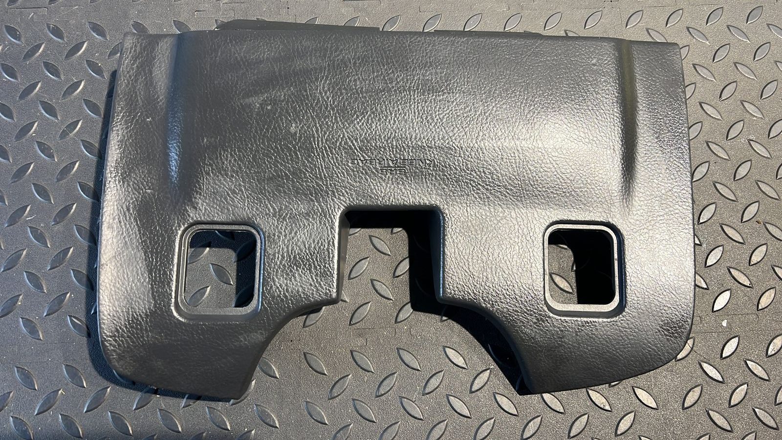 Накладка на торпедо левая Toyota Avensis/2 2003-2009