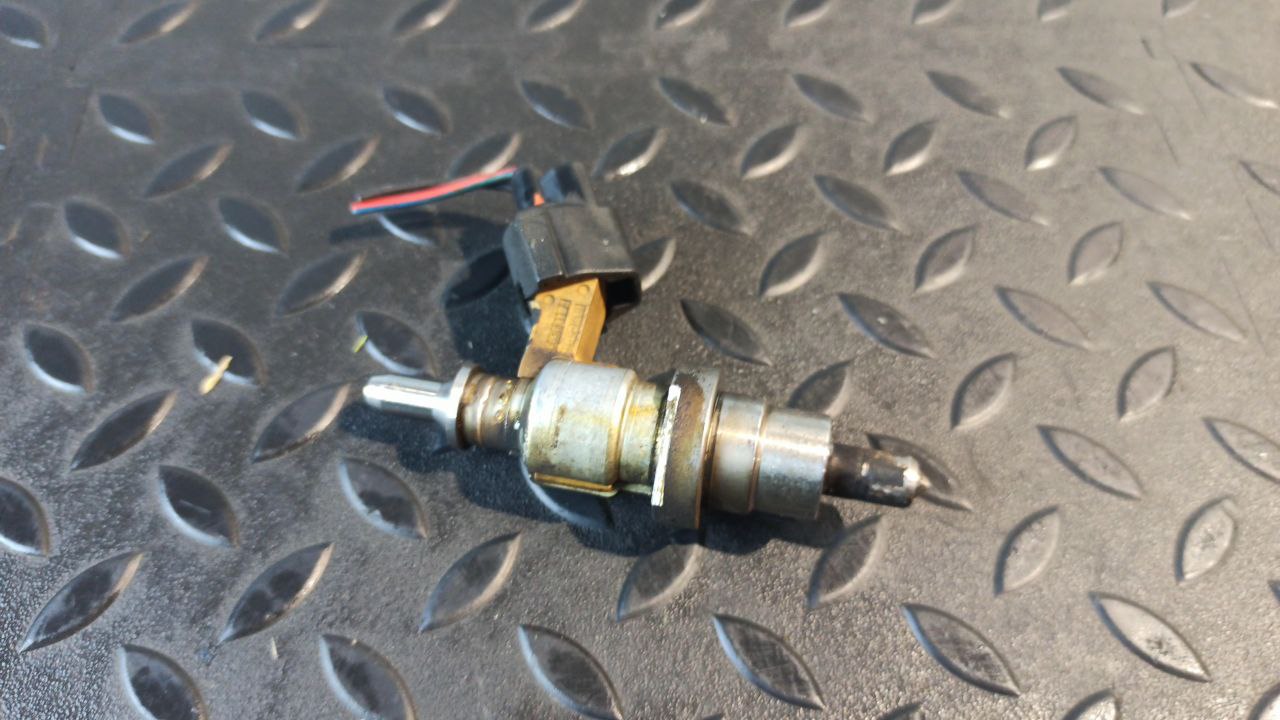 Форсунка дизельная Toyota Avensis/2 2003-2009