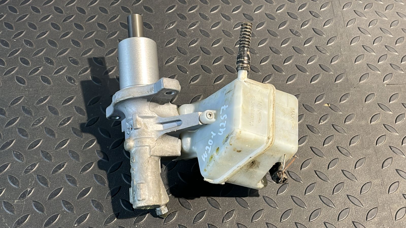 Цилиндр тормозной главный Mercedes C/W204 2006-2015