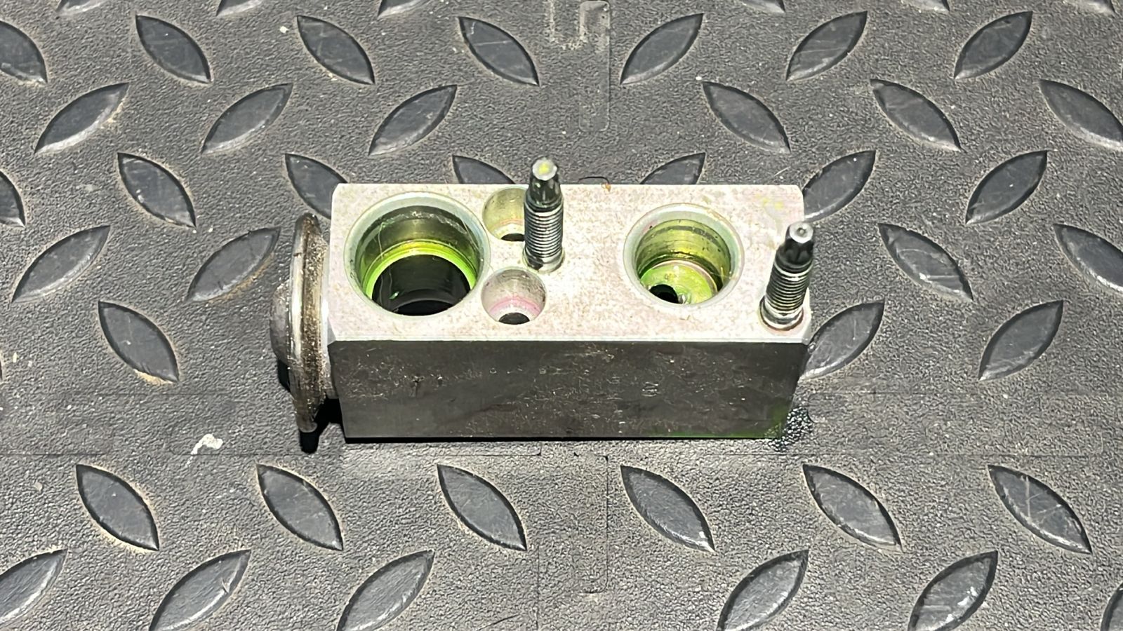 Клапан кондиционера Mercedes C/W204 2006-2015