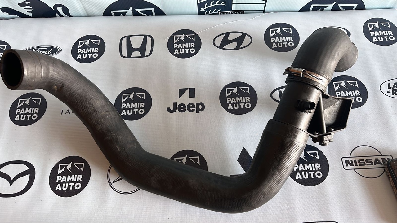 Патрубок интеркулера Mercedes Sprinter/W901-W909 1995-н.в.