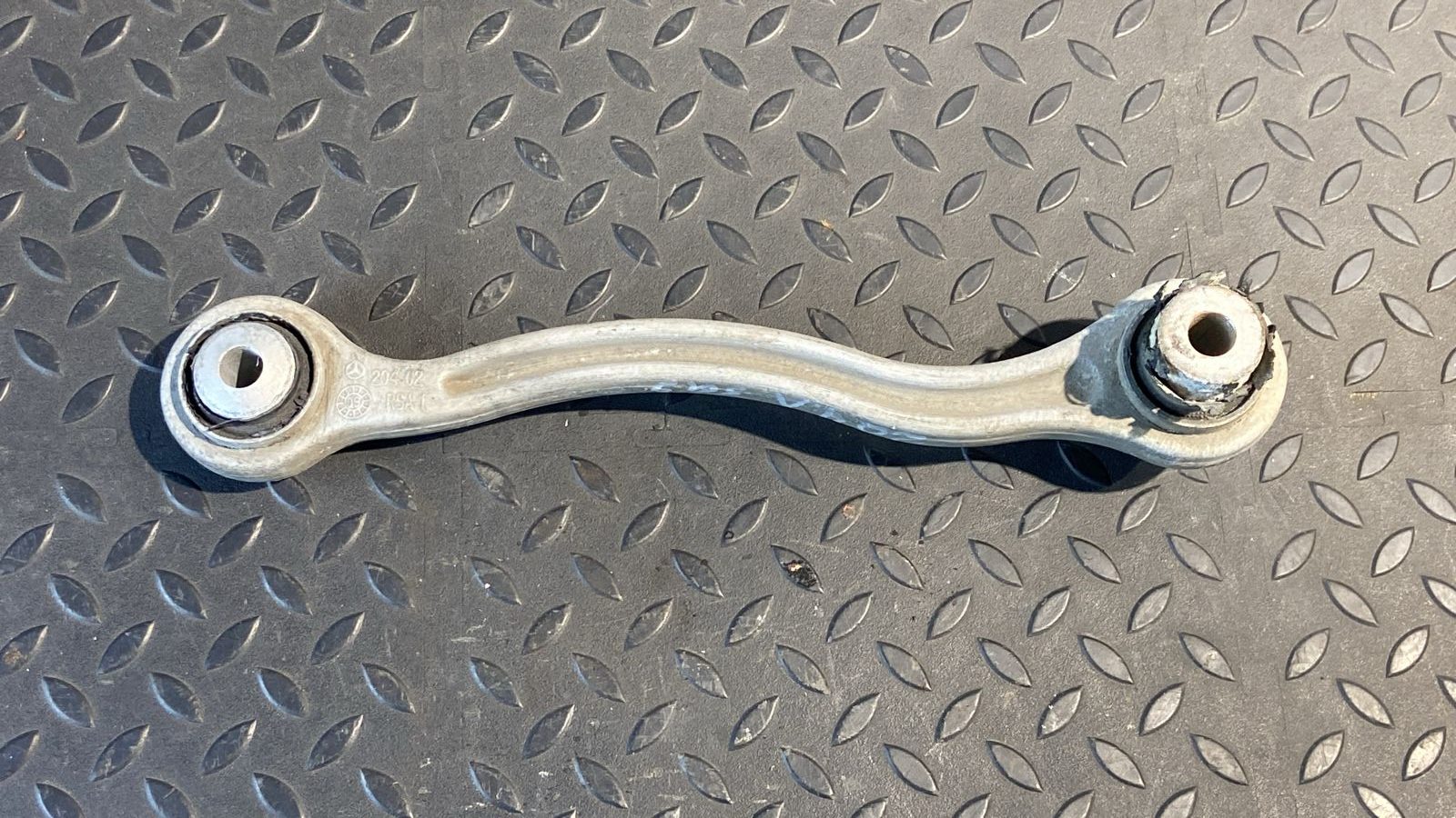 Рычаг задний левый Mercedes C/W204 2006-2015