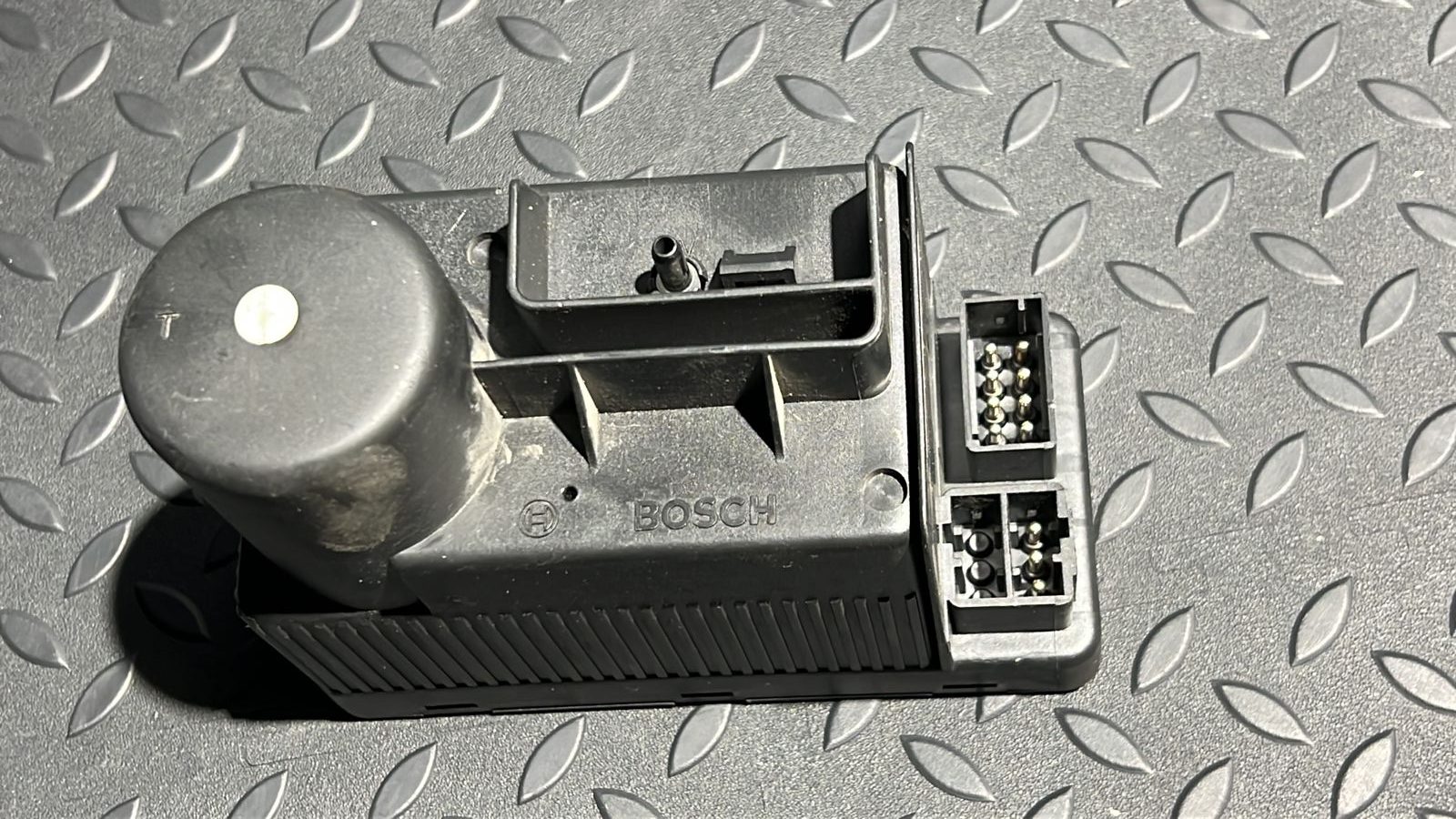 Компрессор центрального замка Mercedes C/W202 1993-2001